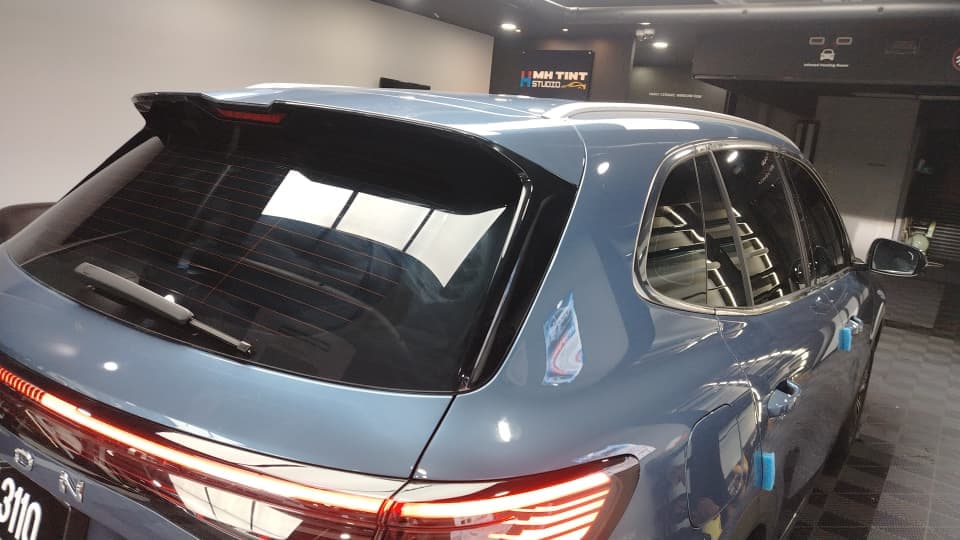 Why Seri Kembangan Drivers Need Window Tinting for Malaysia's Intense Urban Heat